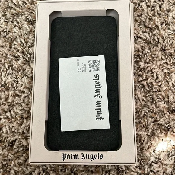 Classic Logo Iphone Case 12 M Yellow Fluorescent - Picture 3 of 7